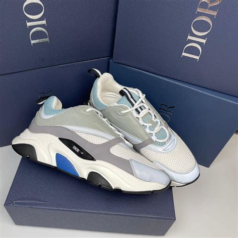 are dior b22 true to size